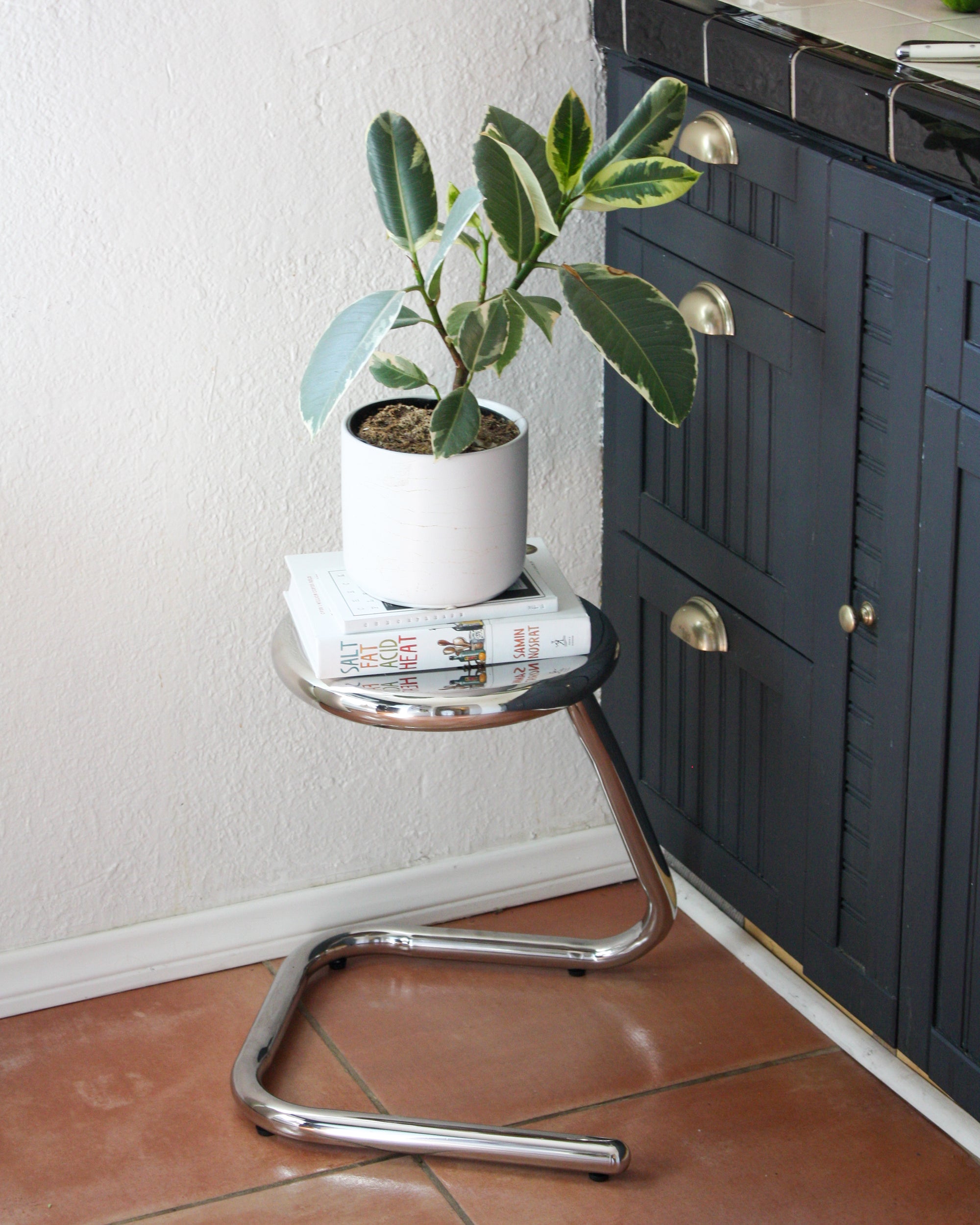 Paperclip Stool