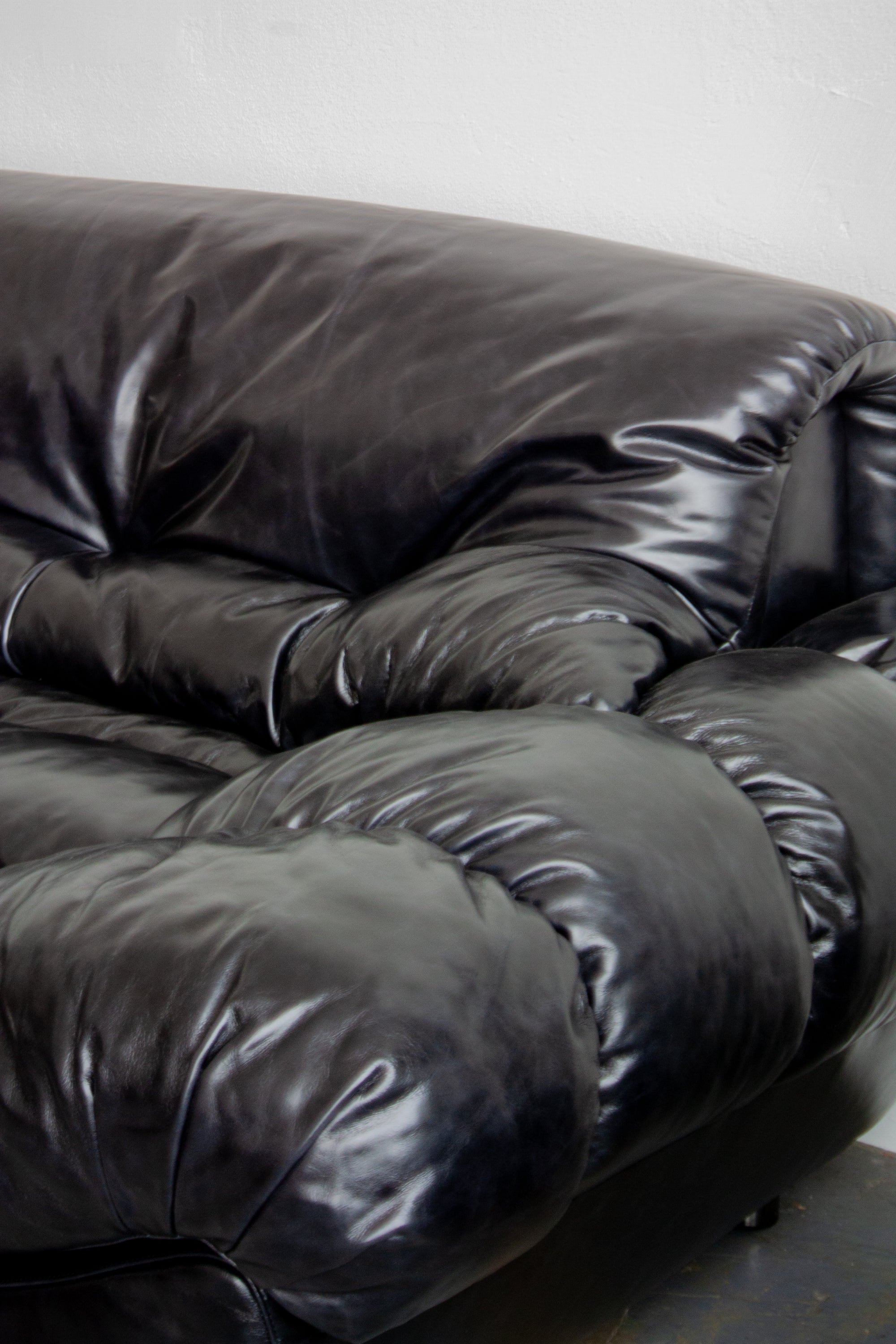 Forma Sofa
