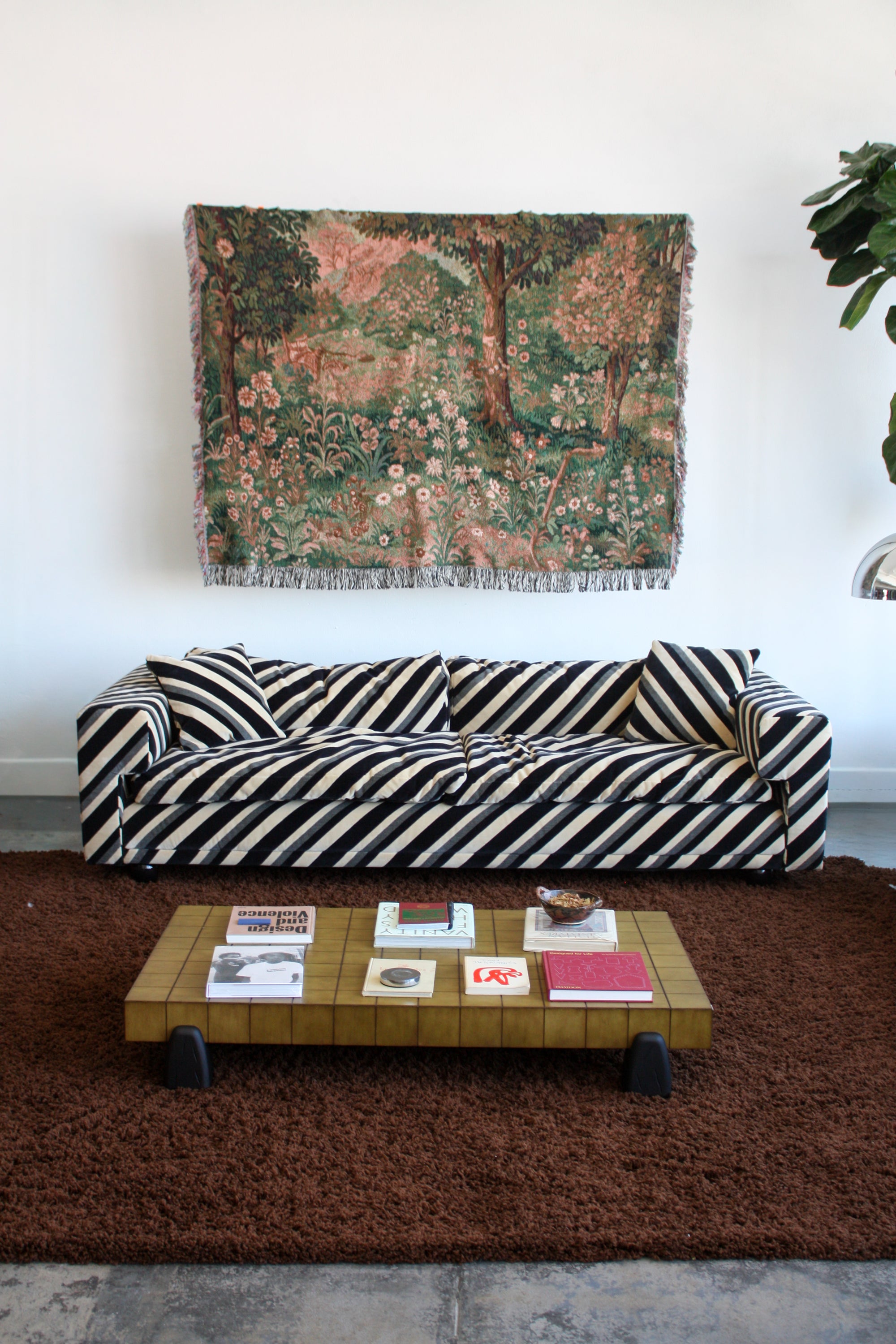 Parisa Sofa