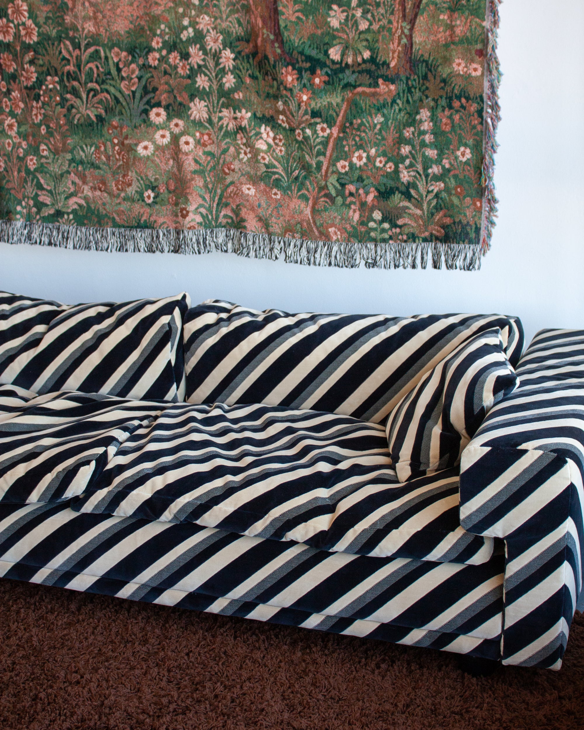 Parisa Sofa
