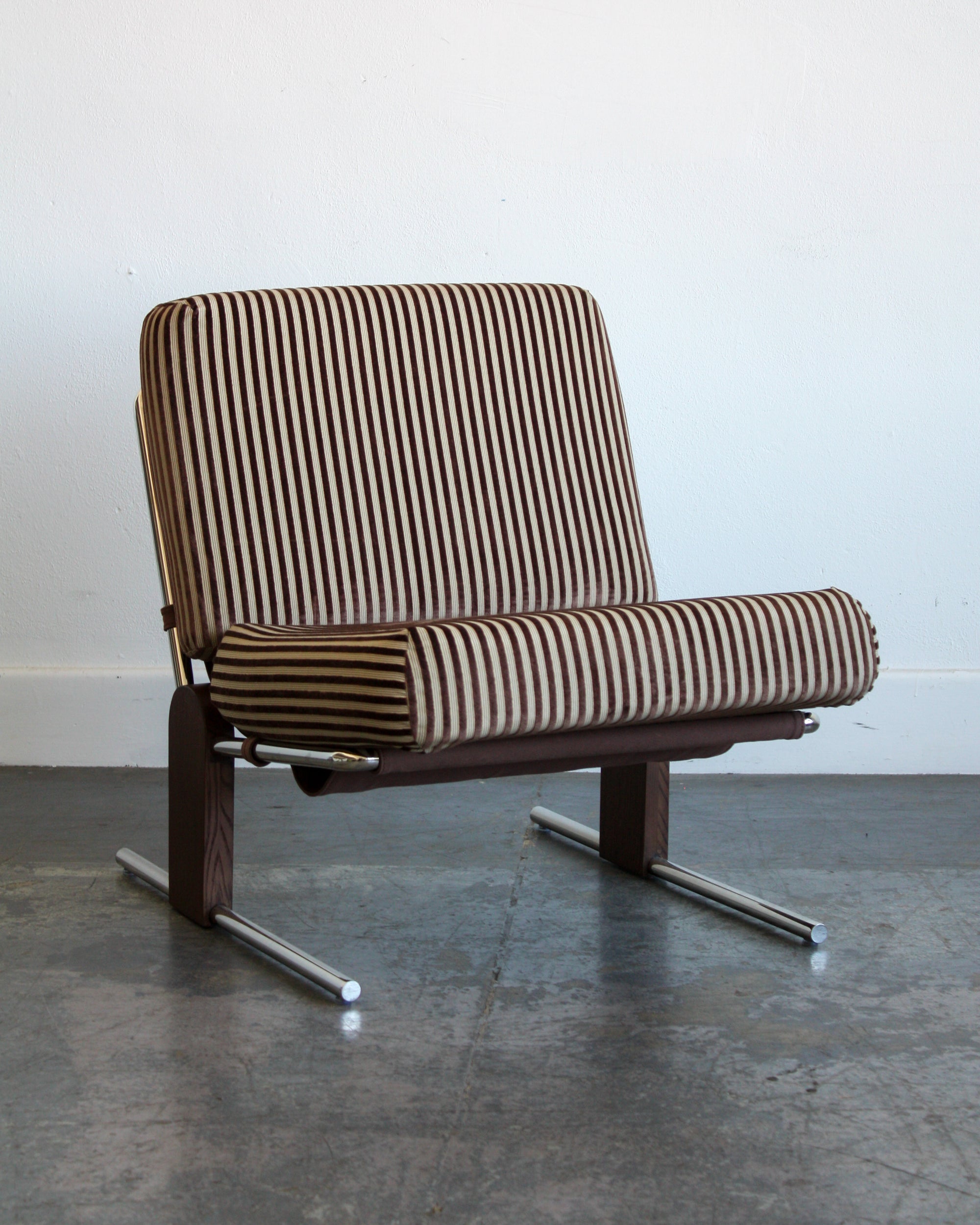 Dara Lounge Chair