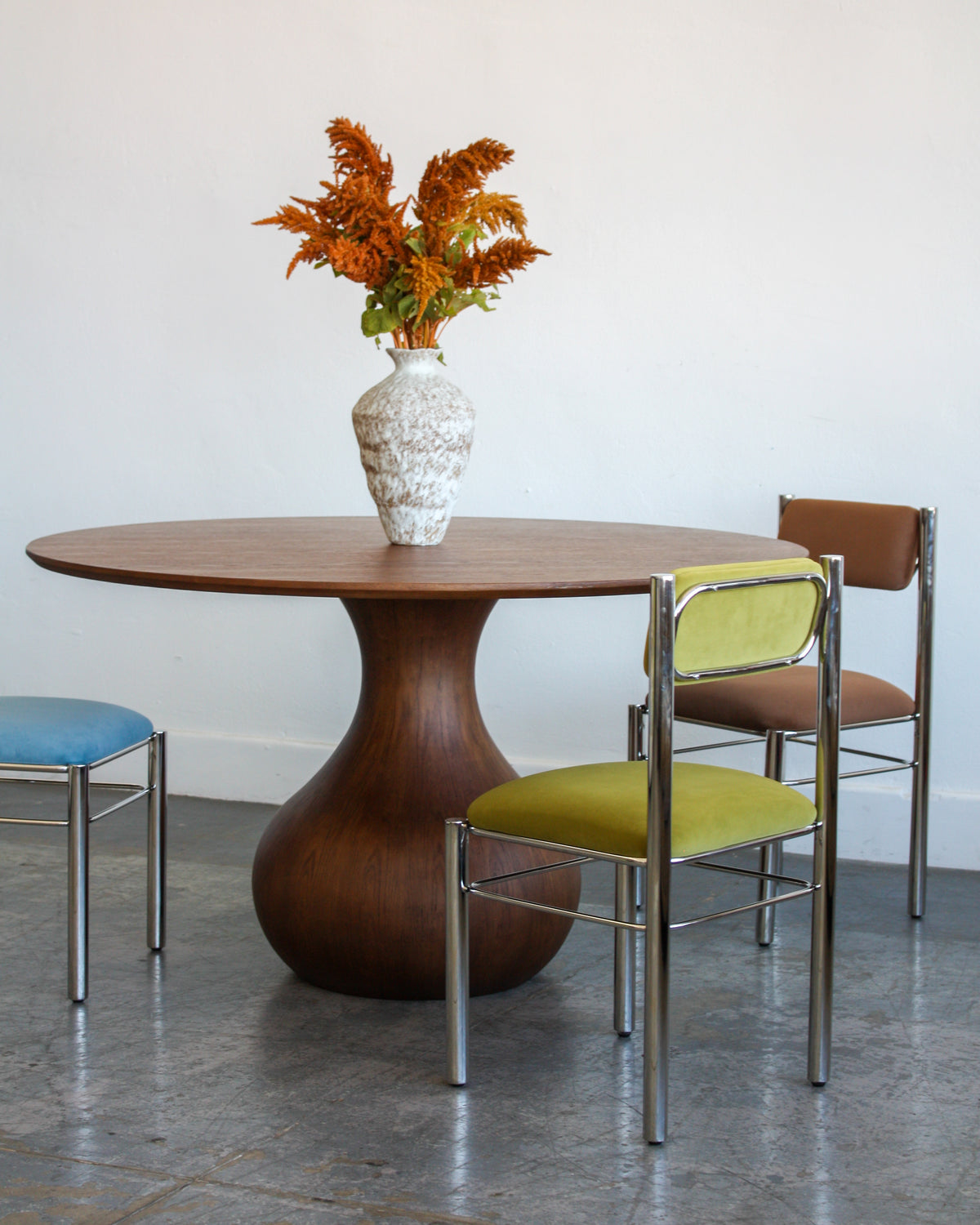 Anar Dining Table