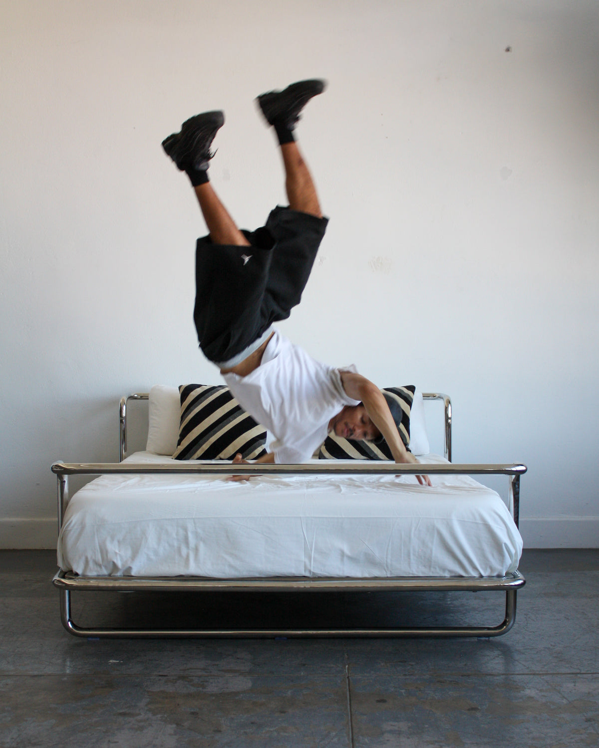 Chroma Bed - Queen