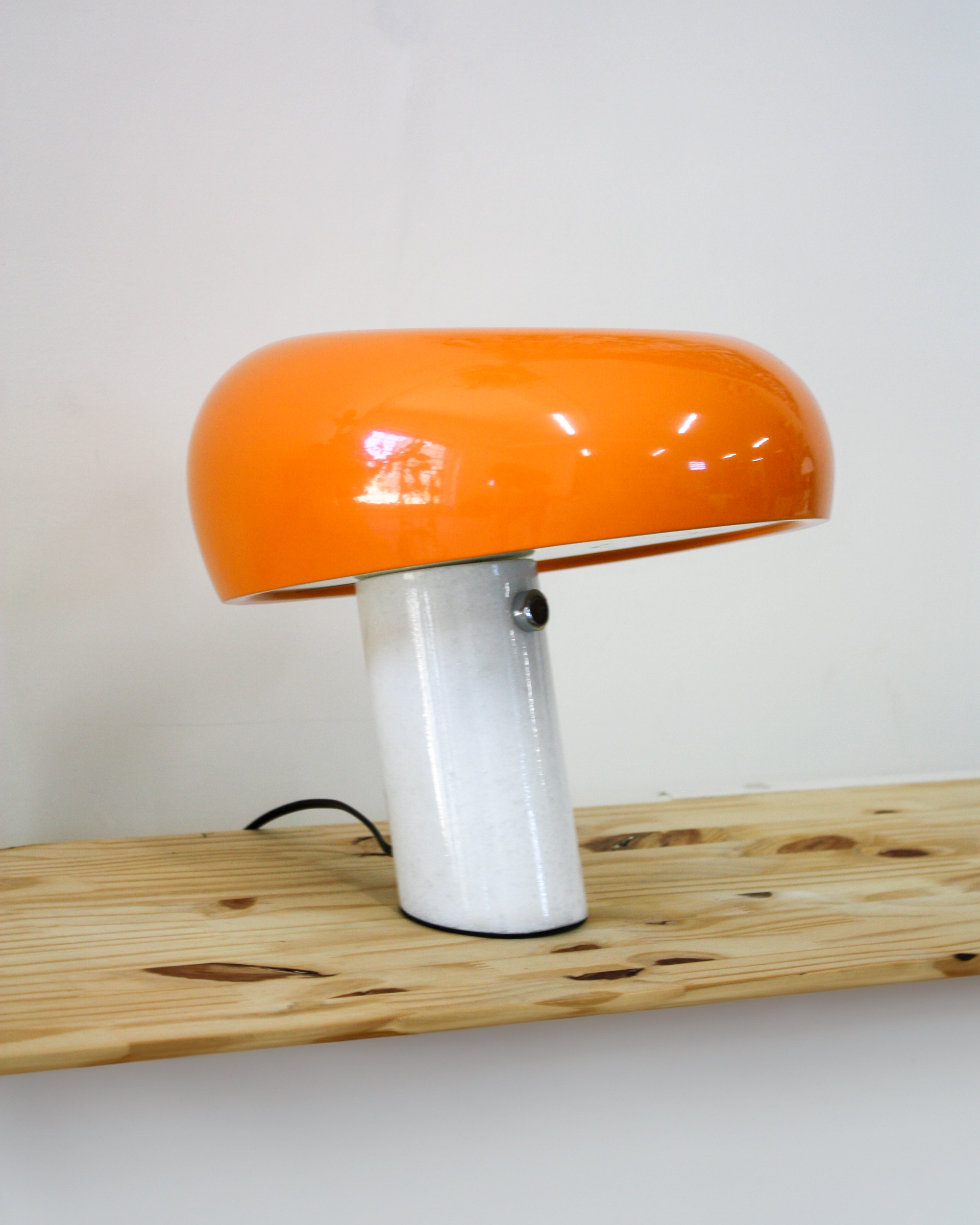 Peanut Table Lamp